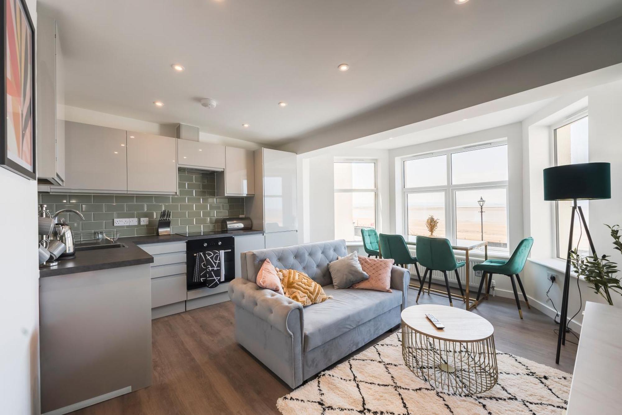 Round Tower Holiday Apartments - Seafront 1,2 & 3 Bedroom Homes Free Parking, Wifi Burnham-on-Sea Εξωτερικό φωτογραφία
