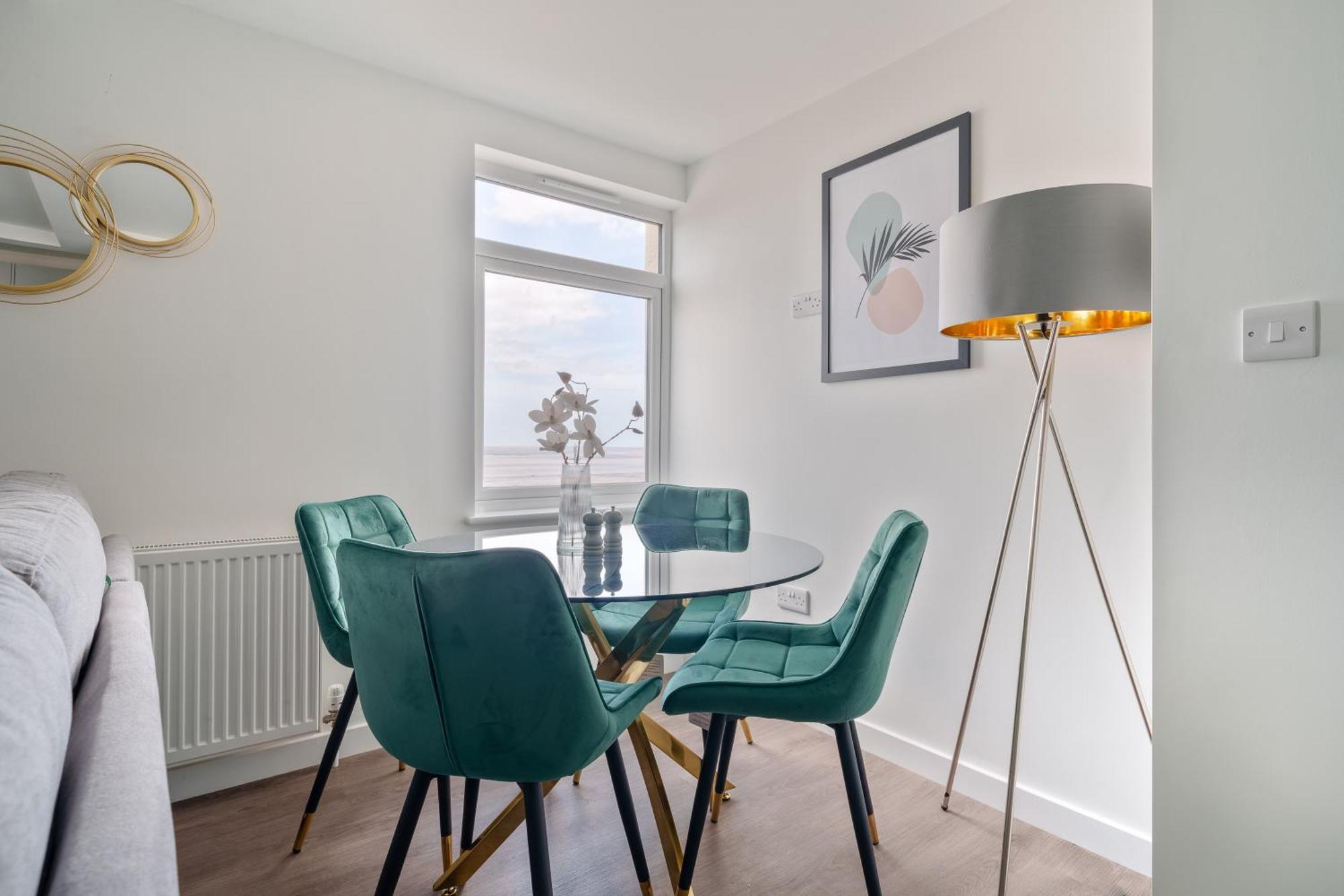 Round Tower Holiday Apartments - Seafront 1,2 & 3 Bedroom Homes Free Parking, Wifi Burnham-on-Sea Εξωτερικό φωτογραφία